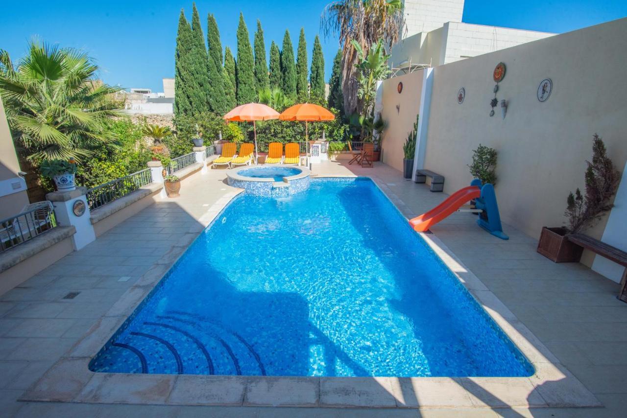 Central Villa Flatlet With Pool - Free Parking And Wifi Lija Экстерьер фото