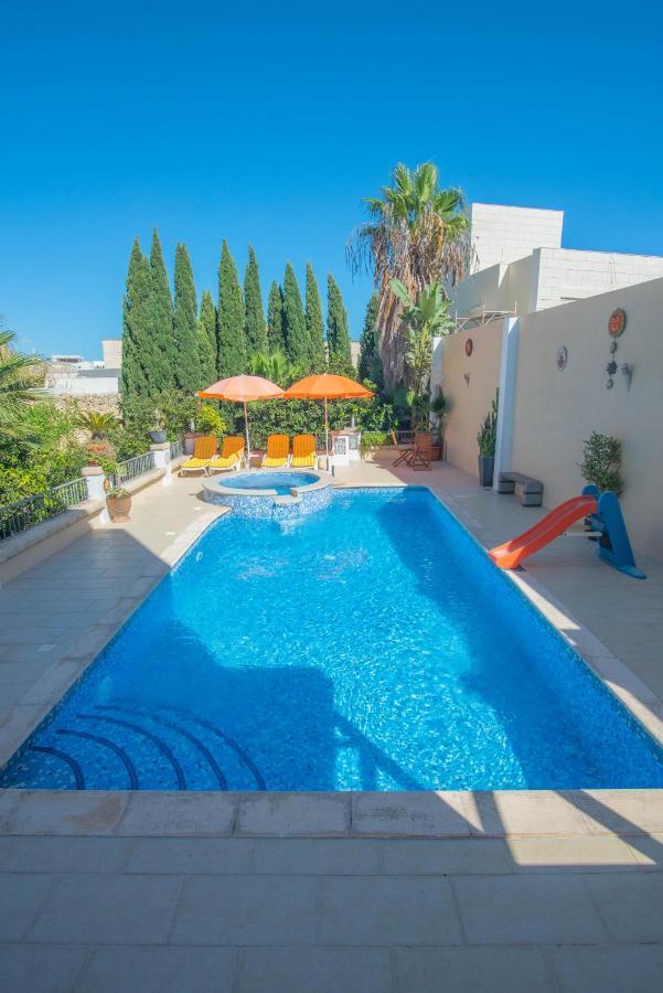 Central Villa Flatlet With Pool - Free Parking And Wifi Lija Экстерьер фото