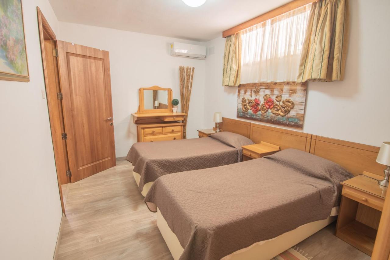 Central Villa Flatlet With Pool - Free Parking And Wifi Lija Экстерьер фото