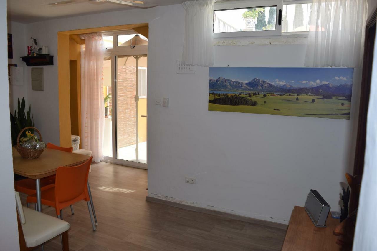 Central Villa Flatlet With Pool - Free Parking And Wifi Lija Экстерьер фото